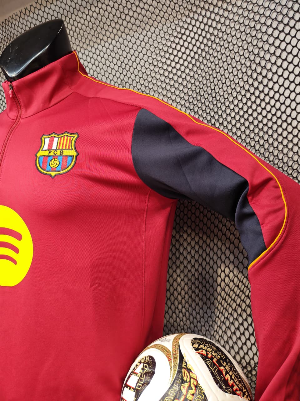 تراك برشلونه تطريز 26/27