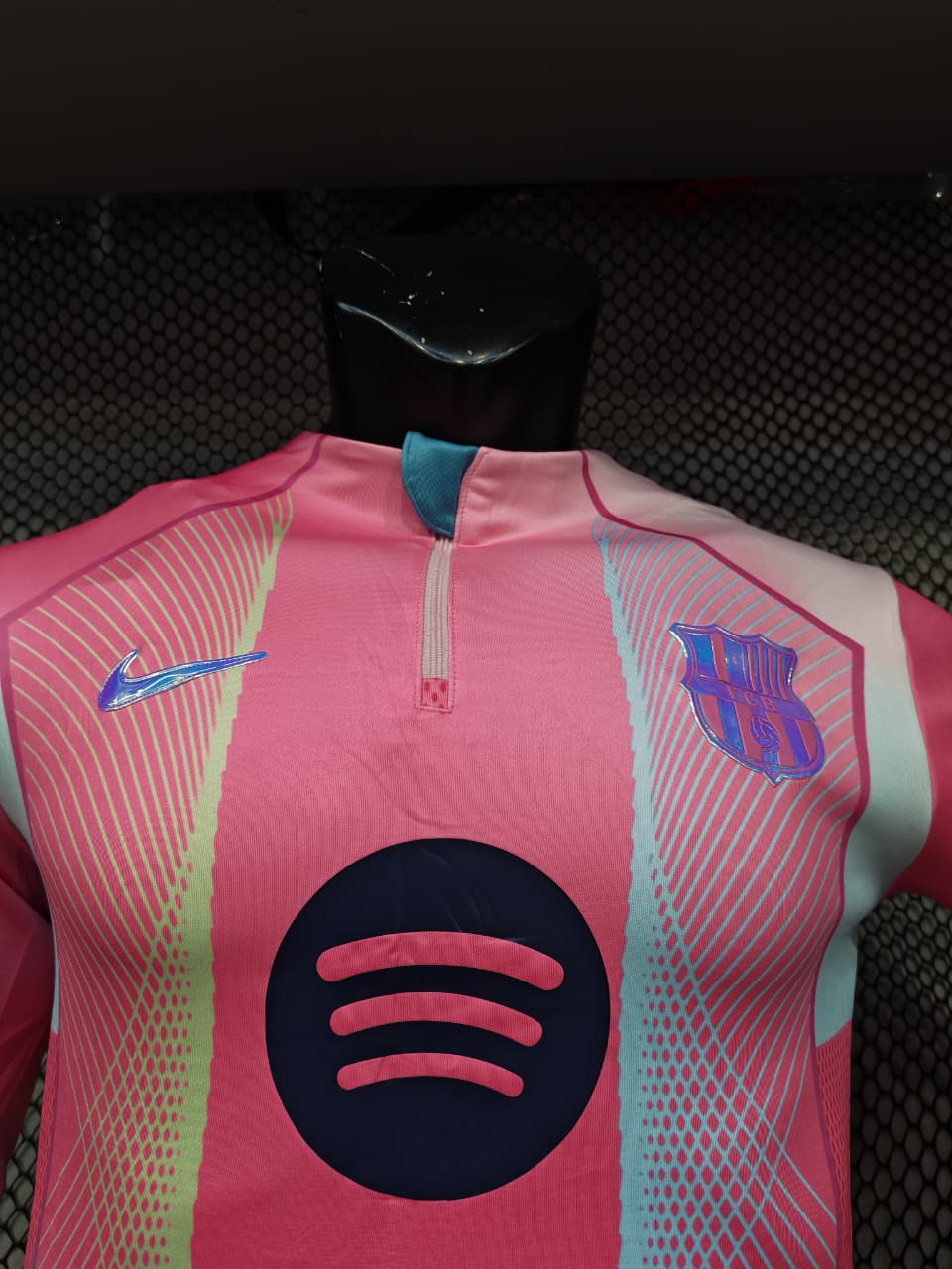 تراك برشلونه بينك ثري دي