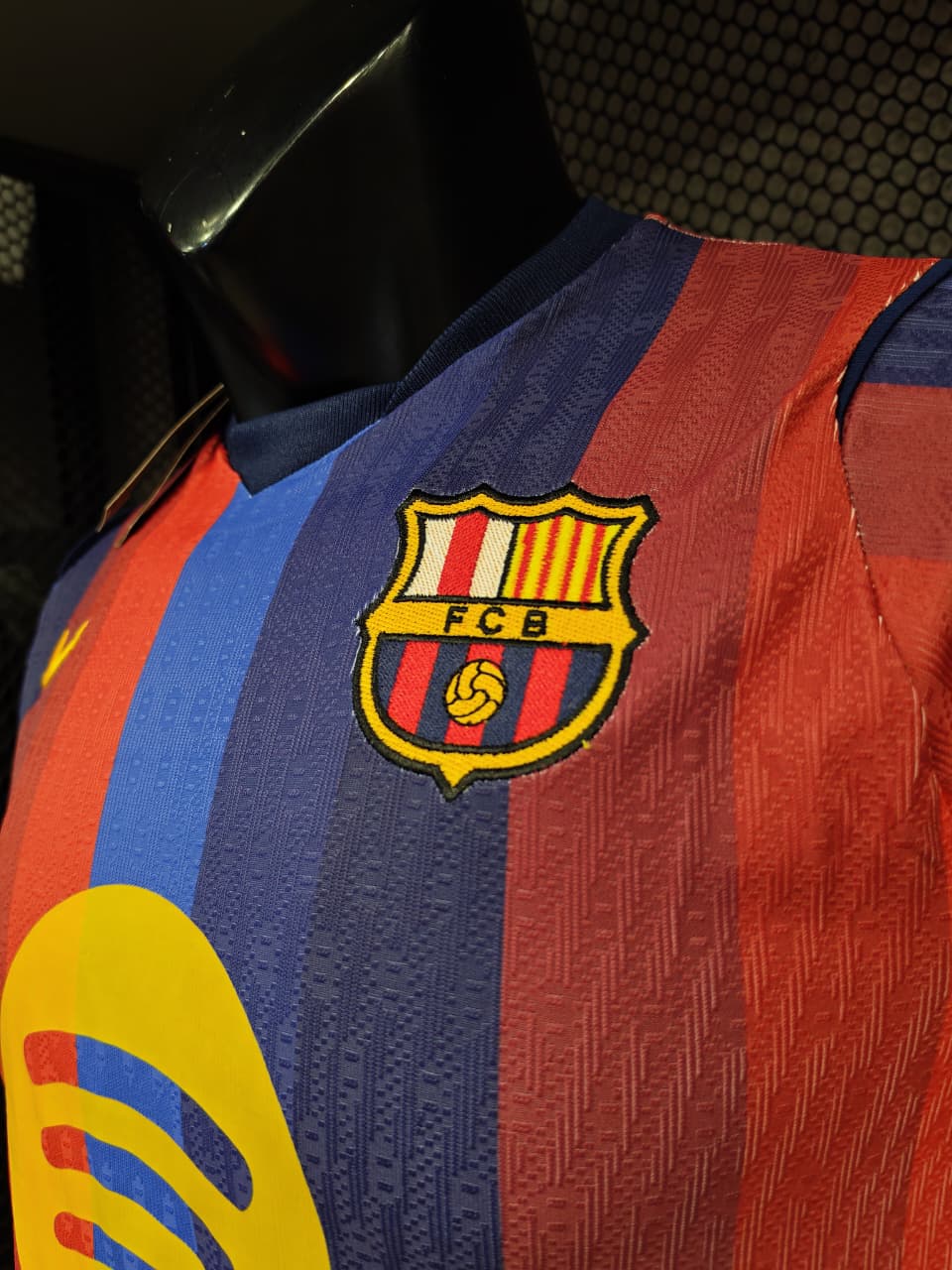 تيشيرت برشلونه الاساسي تطريز 26/27