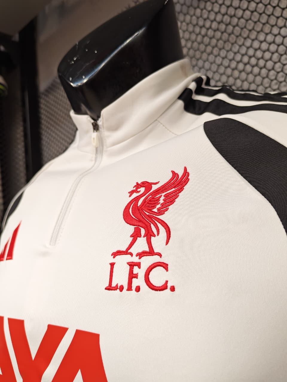 تراك ليفر بول تطريز 26/27