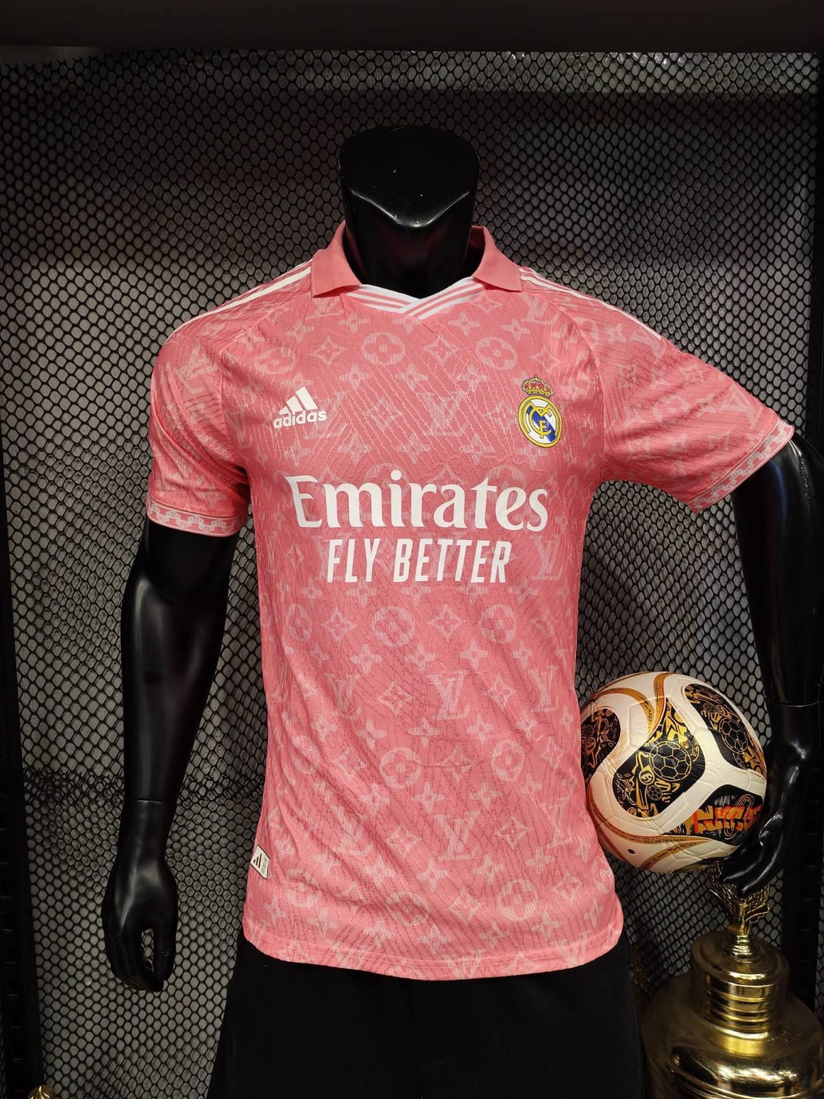 real madrid collab lv-pink
