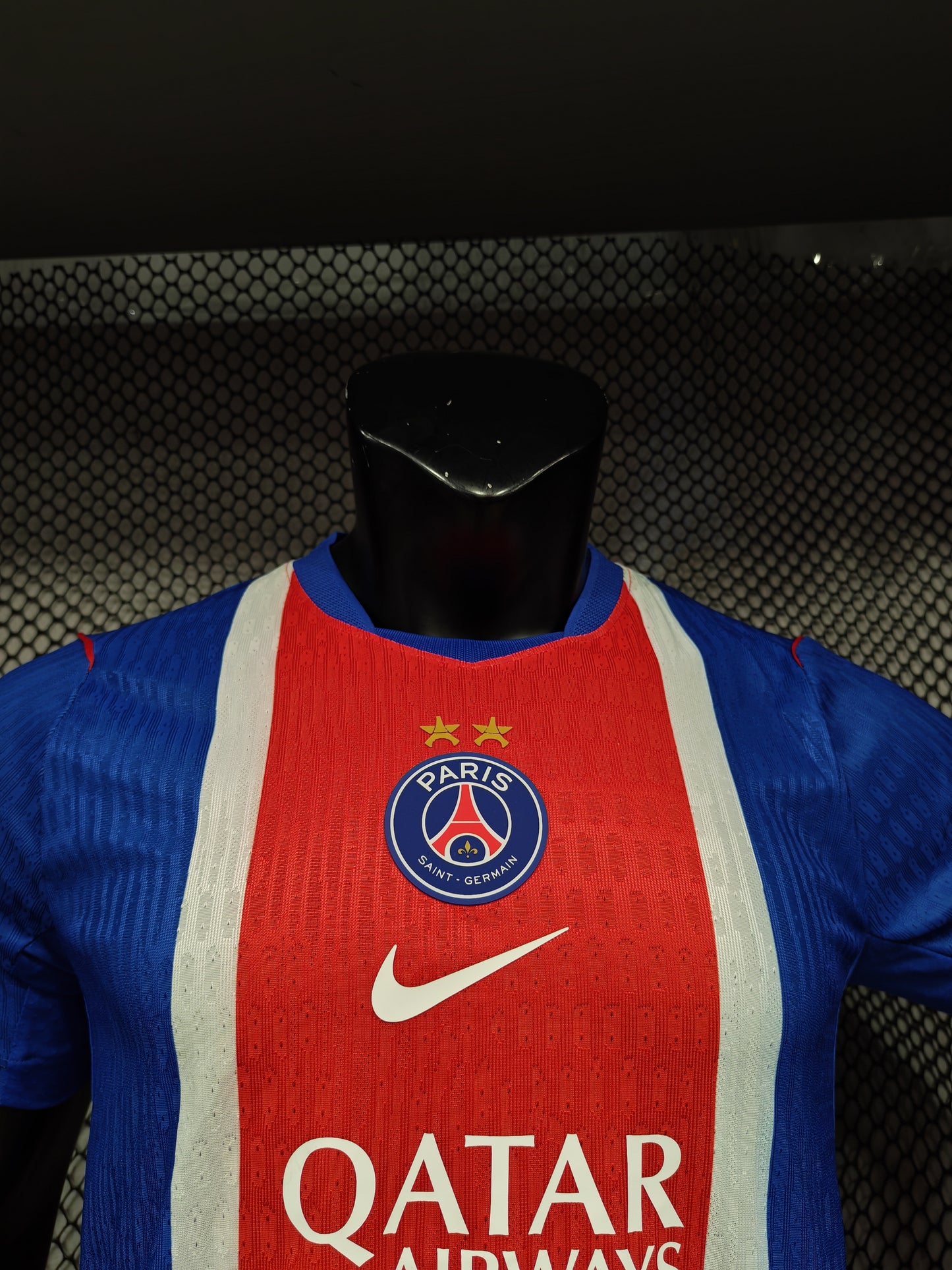 تيشيرت باريس الاساسي بلاير ايديشن 2026/2027