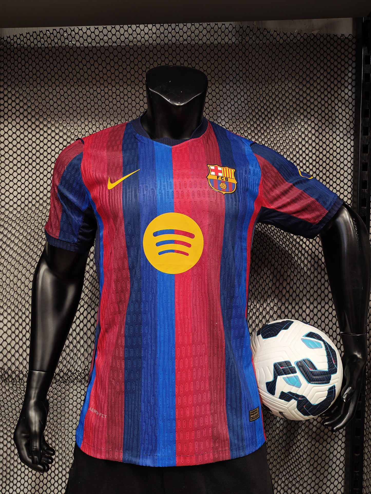 تيشيرت برشلونه بلاير ايديشن 2026/2027