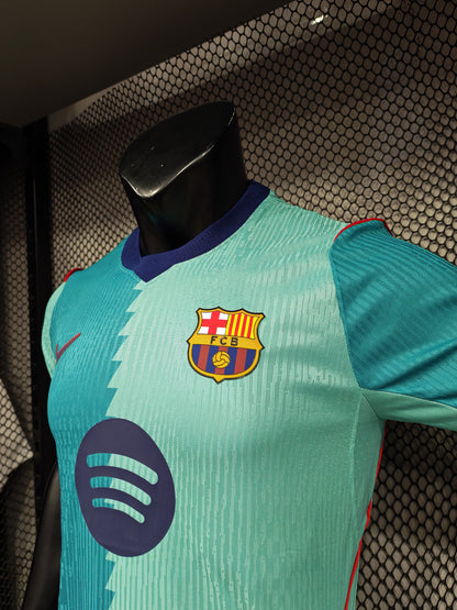 تيشيرت برشلونه التاني بلاير ايديشن 2026/2027
