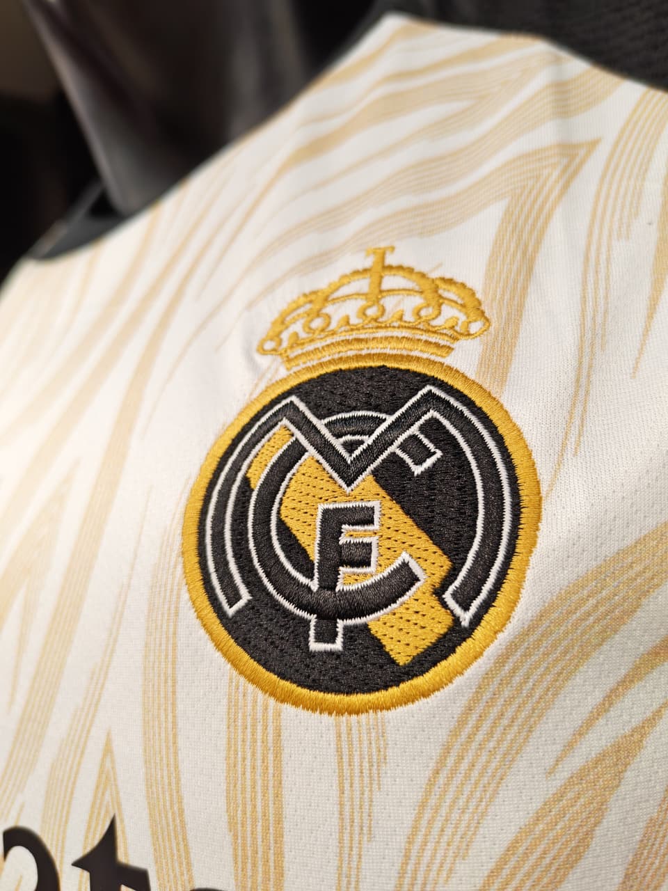 تيشيرت ريال مدريد تخيلي تطريز