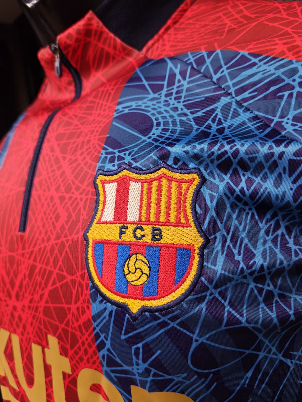 تراك برشلونه سبايدر تطريز