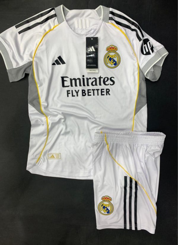 طقم ريال مدريد اطفالي