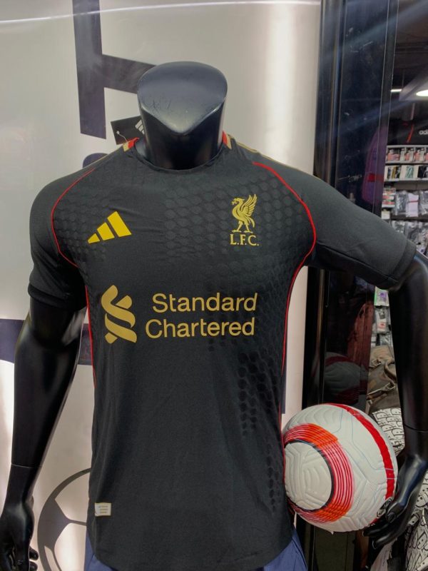 ليفربول التالت اسود 26/25