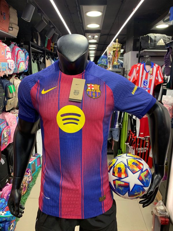 برشلونه الاساسي 26/25
