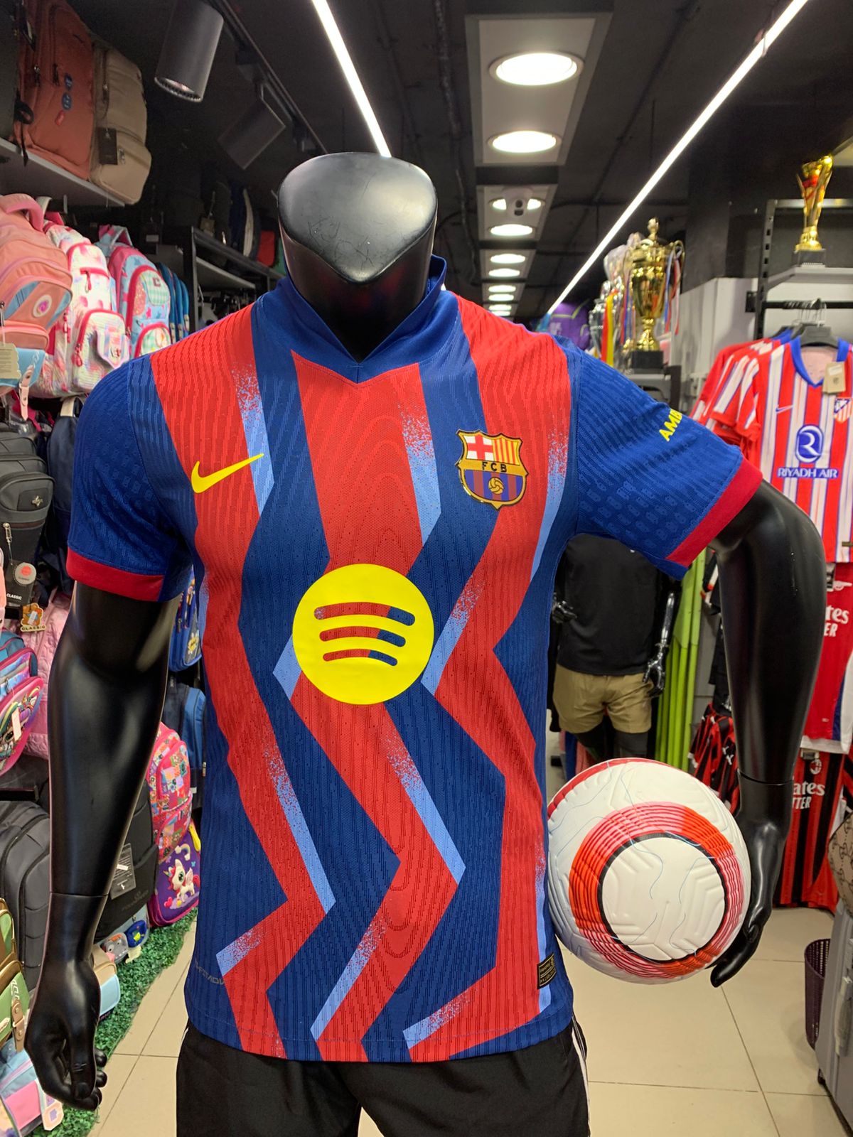 برشلونه المخصص للكلاسيكو 26/25