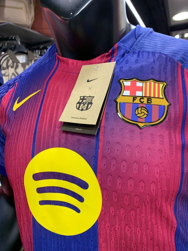 ⁦برشلونه الاساسي بلاير ايديشن 26/25⁩ - الصورة ⁦2⁩