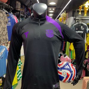 تراك برشلونه الاسود