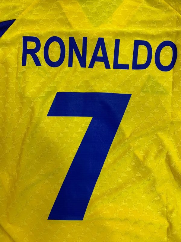 ⁦النصر السعودي الاساسي بطباعه رونالدو 25/24⁩ - الصورة ⁦2⁩