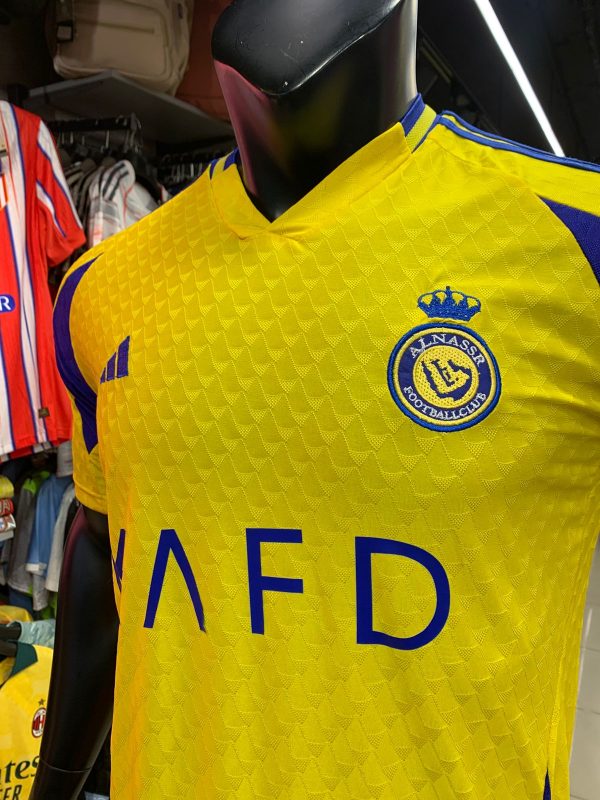⁦النصر السعودي الاساسي بطباعه رونالدو 25/24⁩ - الصورة ⁦3⁩