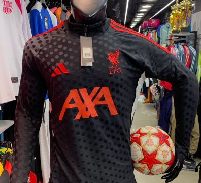 تراك ليفربول الاسود