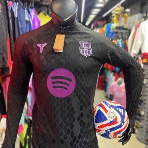 تراك برشلونه بشعارات موڤ تطريز