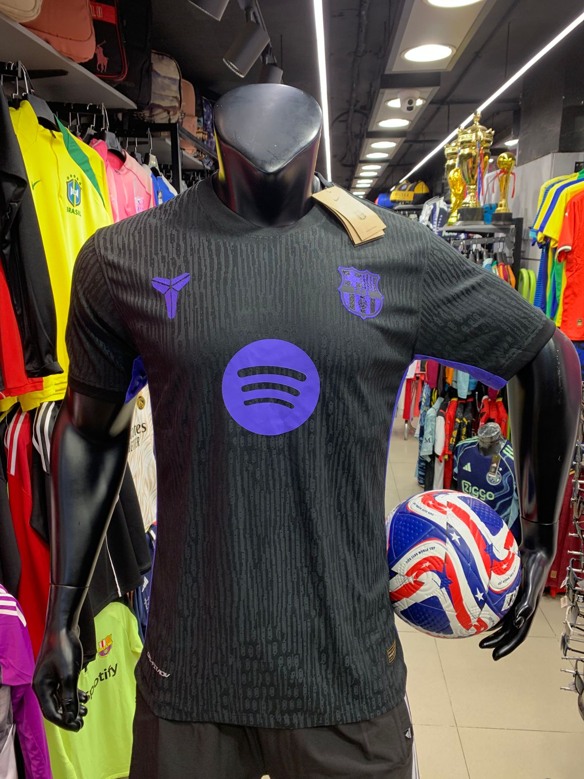 تيشرت برشلونه التدريب بلاير ايديشن