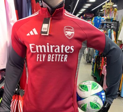 تراك ريال مدريد احمر ف رمادي بشعارات تطريز