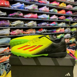 ترتان اديداس استثماري اصفر